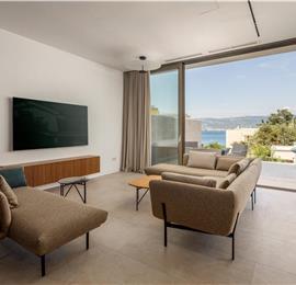 4-Bedroom Luxury Villa with Heated Pool, Ciovo near Trogir – Sleeps 8